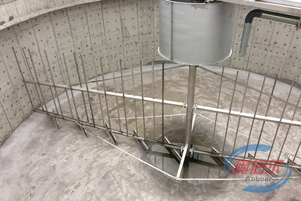 浓密池中心传动浓缩刮泥一体机运用现场